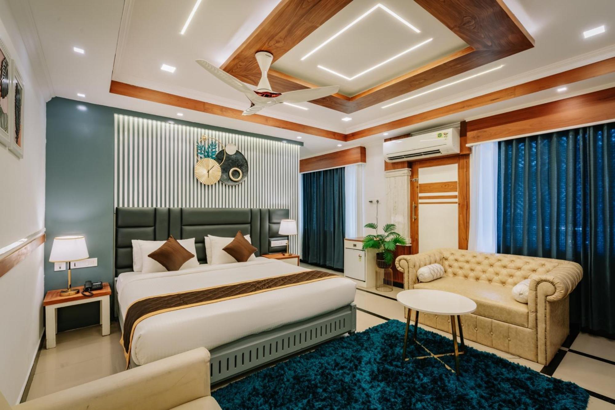 Excellency Airport Hotel Kochi Exterior foto
